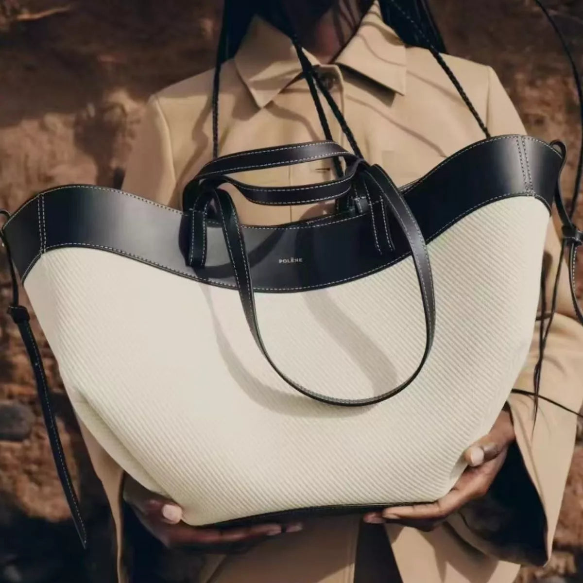 The Ultimate Guide to Elevating Your Style with Handbags and Necklaces: Trends, Pairings, and Timeless Styling Strategies for 2026